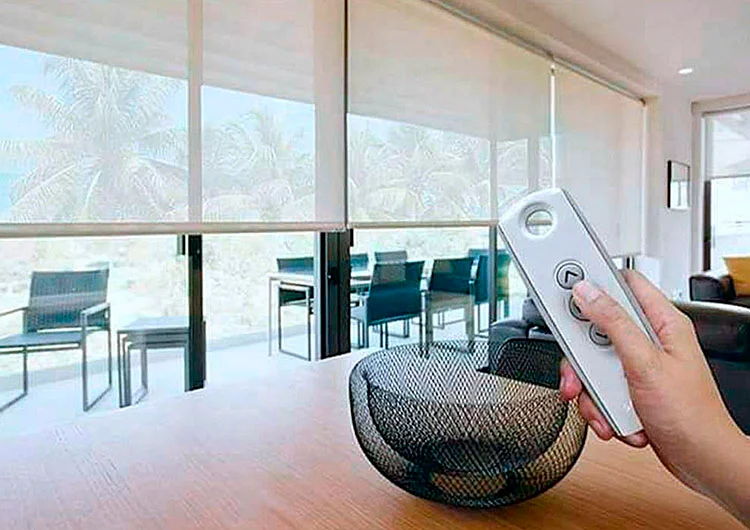 Motorizaciones para todo tipo de cortinas con motores via radio, mecanicos o con bateria . asesoramiento experto en Cortinas Madegar