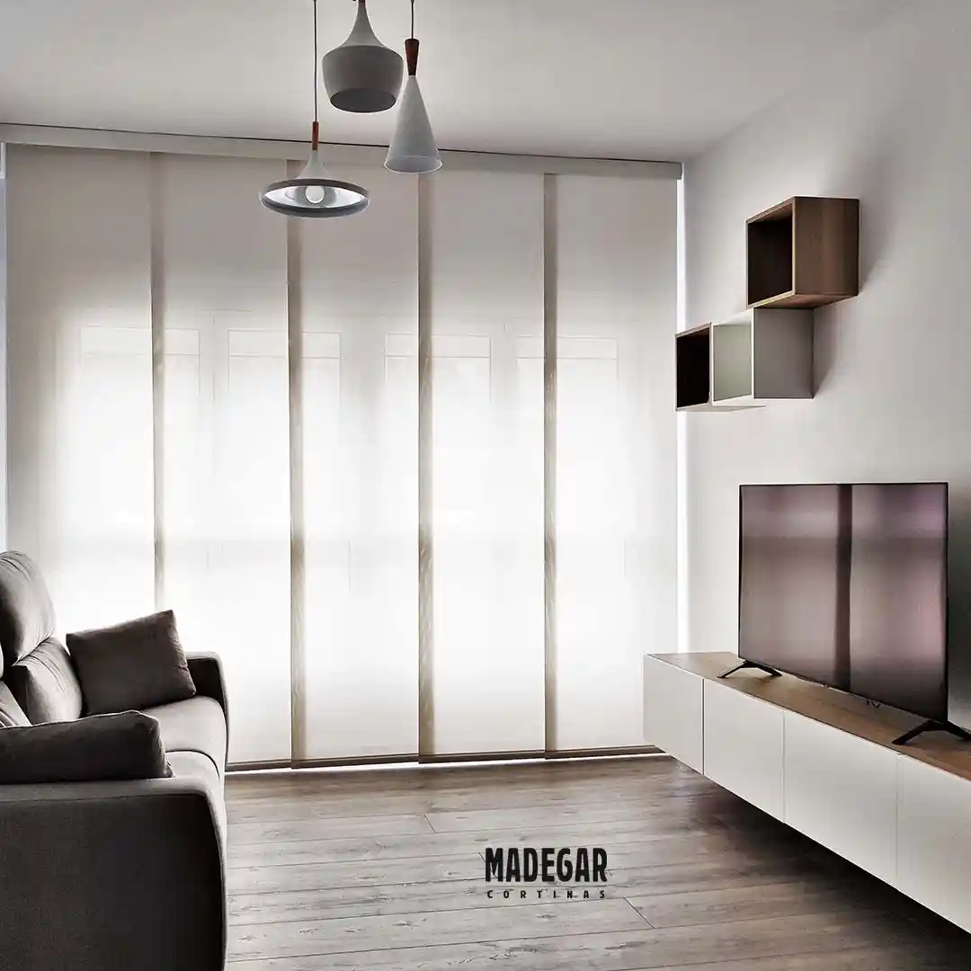 Panel japones a medida para salon de estilo minimalista en Barcelona instaladas por Madegar
